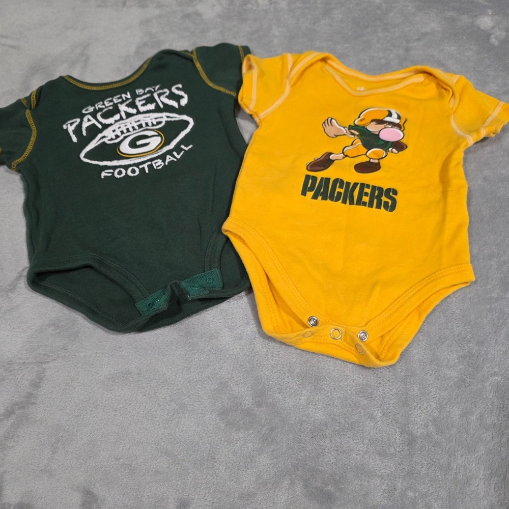 NFL Green Bay Packers bundled ONSIE SET 3-6 MONTH BABY CLOTHES UNISEX - Picture 1 of 3